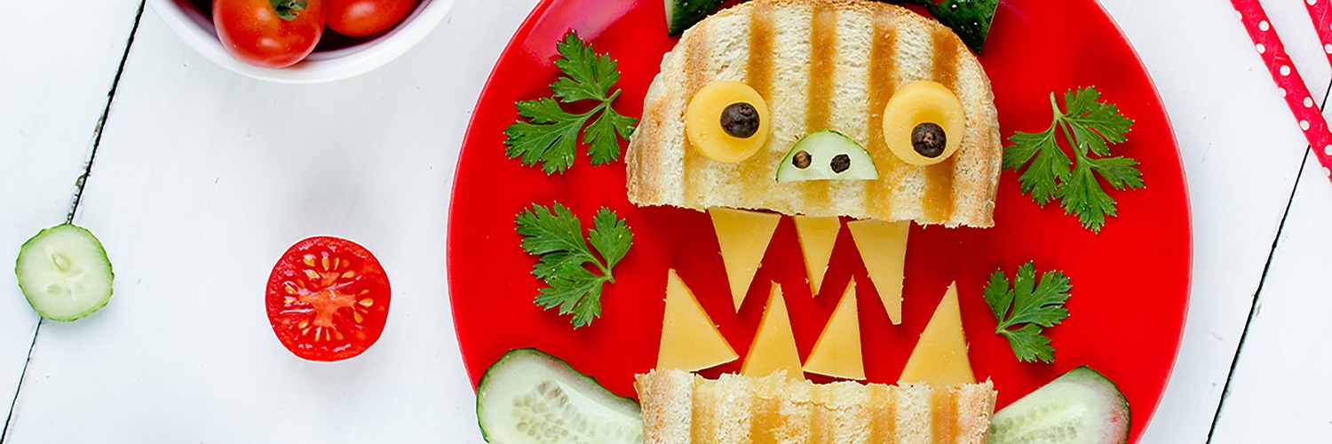 Witziges Monster-Sandwich mit Gemüse für Kinder