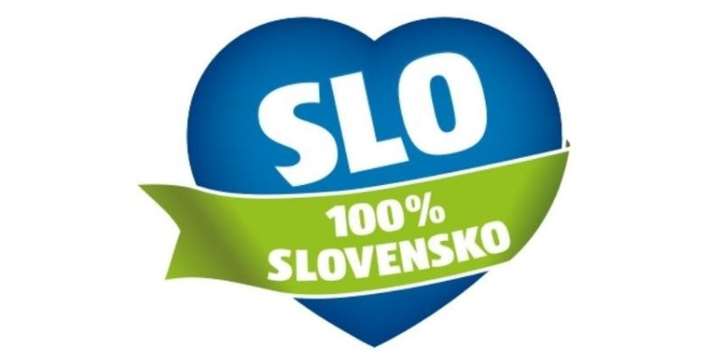 Moder srček z zeleno lento in napisom 100% slovensko