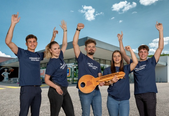 ALDI SUISSE: Lernende leiten für eine Woche Filiale in Sursee