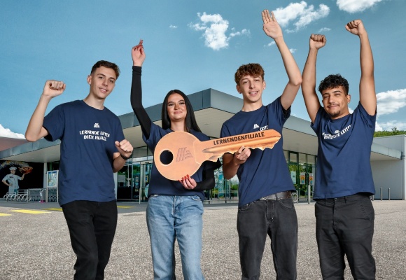 ALDI SUISSE: Lernende leiten für eine Woche Filiale in Winterthur