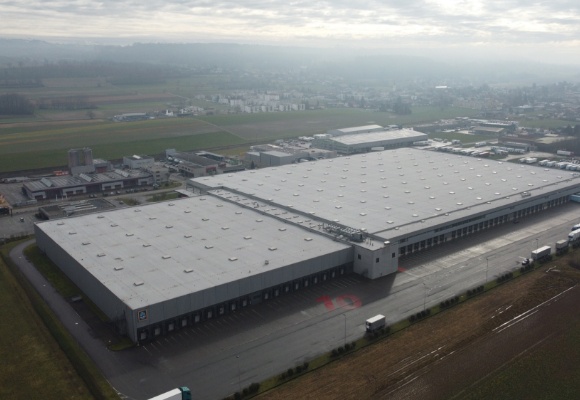 ALDI SUISSE costruisce un mega impianto fotovoltaico a Domdidier