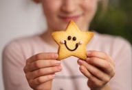 Nasmeskotek v rokah puncke