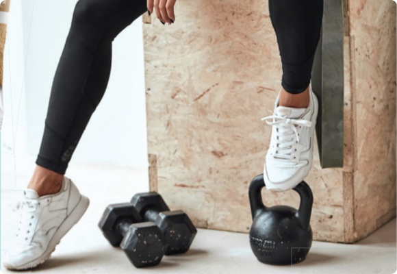 Ženska v telovadnici