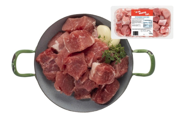 Svinjske kocke v posodi