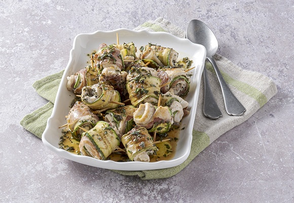 Tegliata di involtini di pollo e zucchine