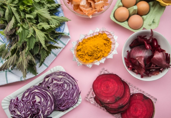 Eier natürlich färben