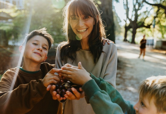 Basteln mit Kastanien und Blättern
