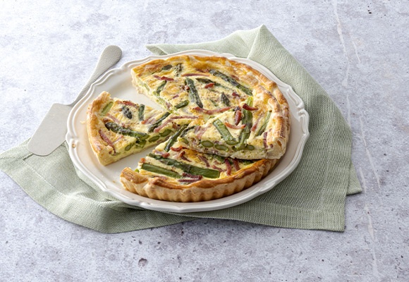 Torta salata con speck e asparagi