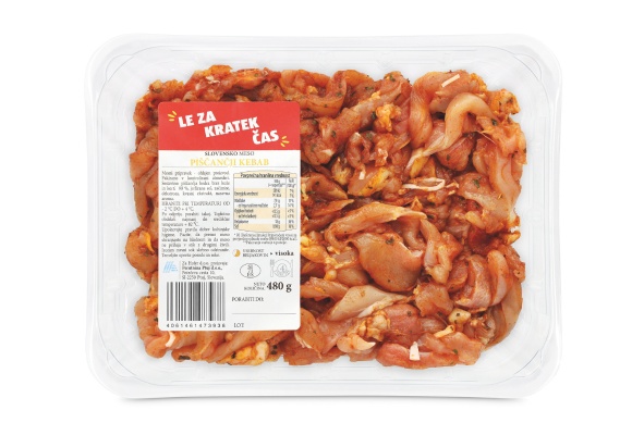 Meso za piščančji kebab v pakiranju