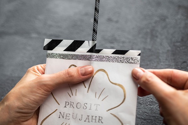 Tüte so verkleben, dass keine Luft rundherum entweichen kann