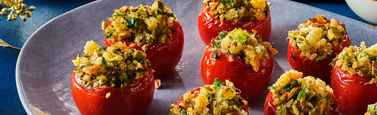 Gevulde tomaten met pistache-bosuivulling