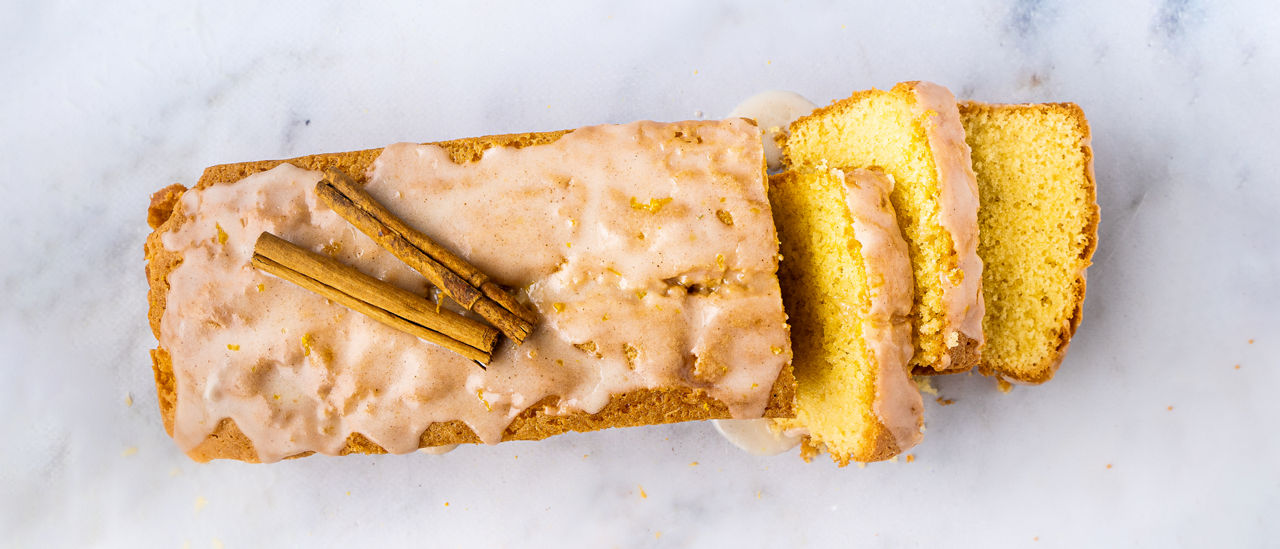 Boerencake met sinaasappelglazuur en kaneel bij ALDI