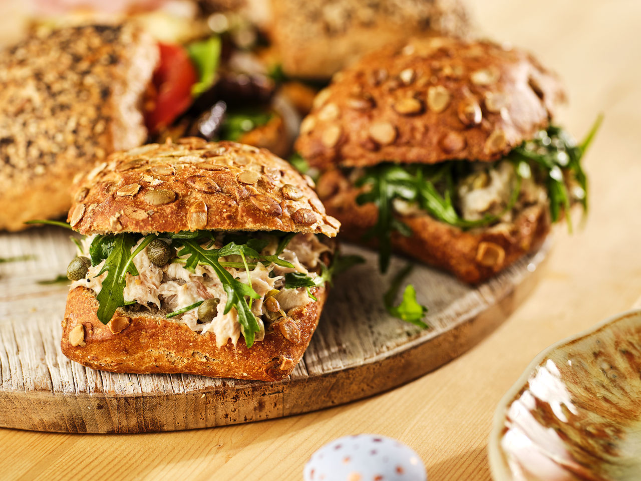 Broodje makreelsalade met rucola