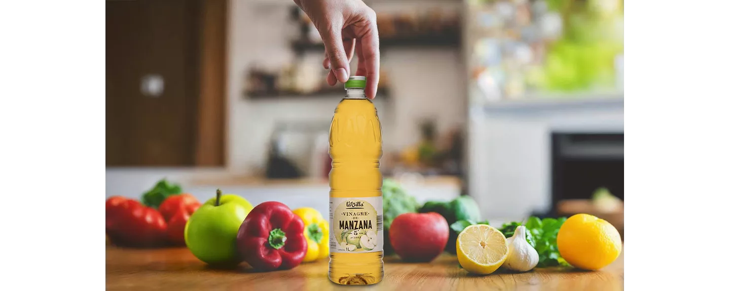 Vinagre de manzana y frutas para prevenir las moscas de la fruta