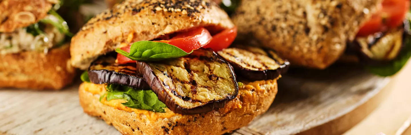 broodje pikant hummus