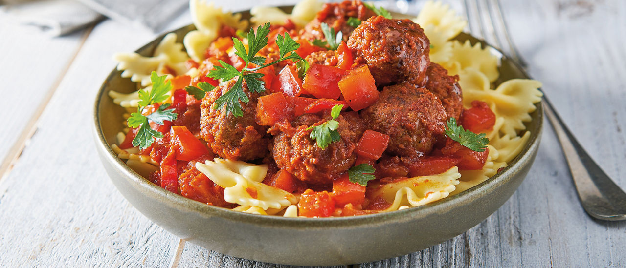 Farfalle met gehaktballetjes in tomatensaus - ALDI Supermarkten