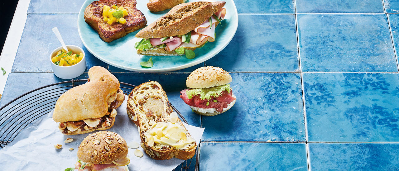 Brunchbroodjes met rosbief, bieslook-roomkaas en sla van ALDI