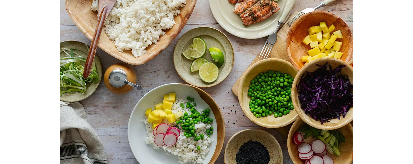 Variedad de alimentos con antioxidantes que ayudan a reducir el estrés oxidativo