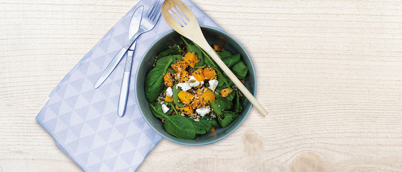 Spinaziesalade met quinoa en mango van ALDI