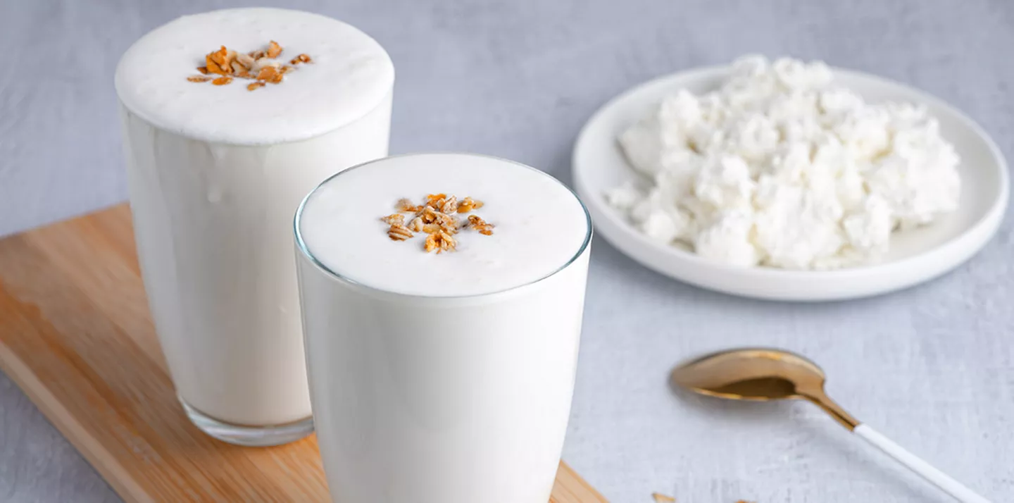Vasos kéfir avena plato granulado