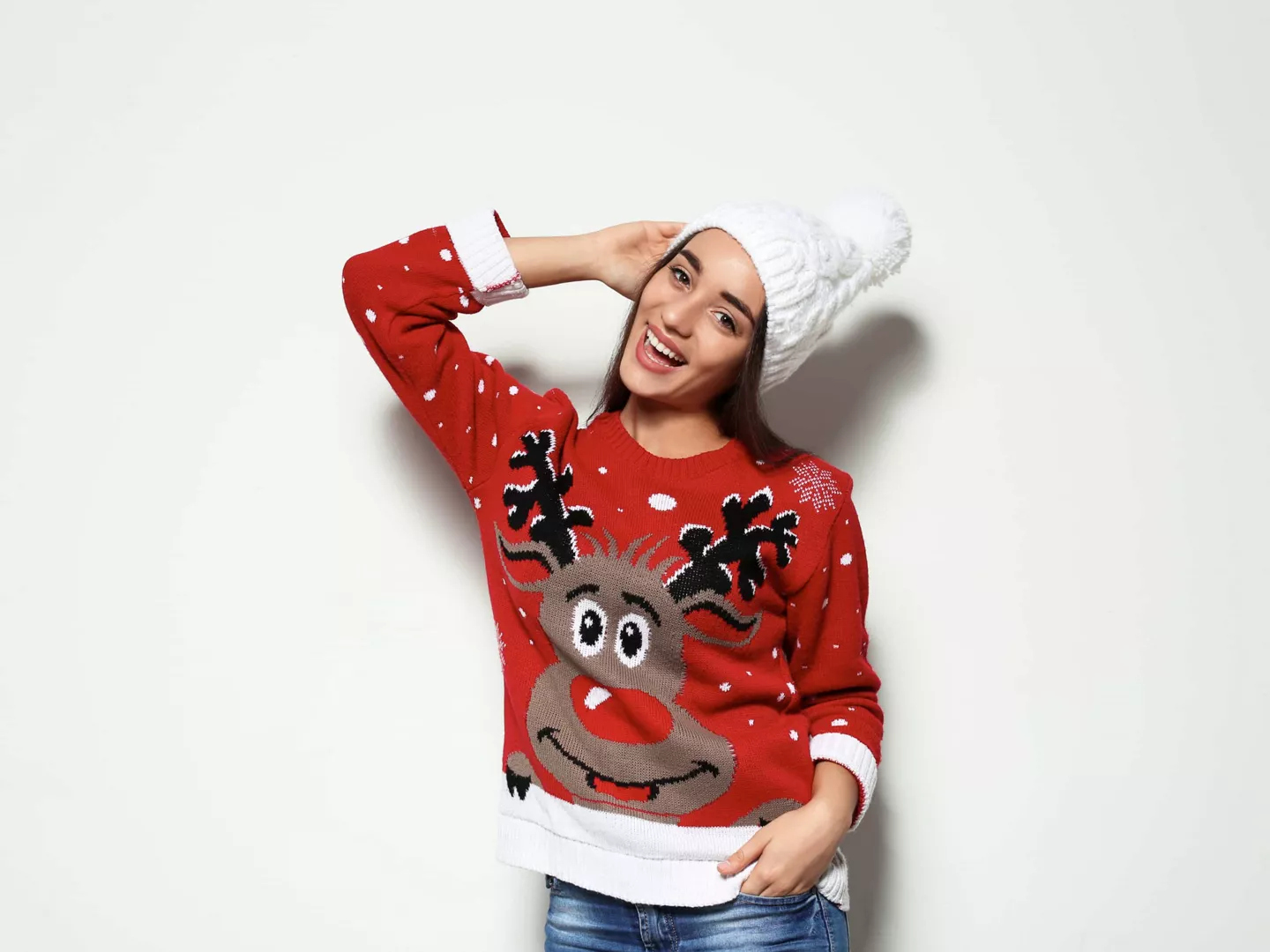 Mujer sonriendo jersey navideño clásico