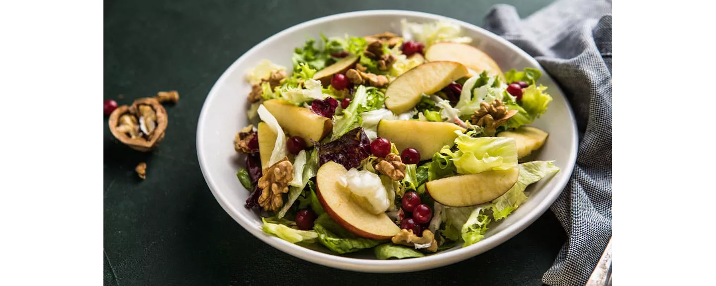 Ensalada con un tipo de manzana roja