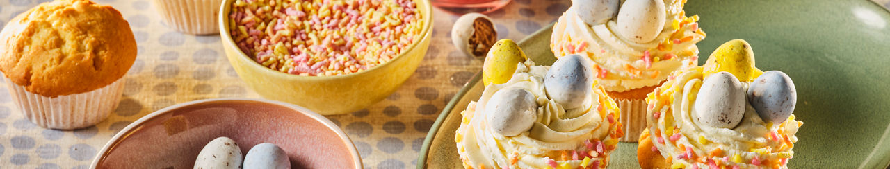 Paascupcakes met dragee eitjes 