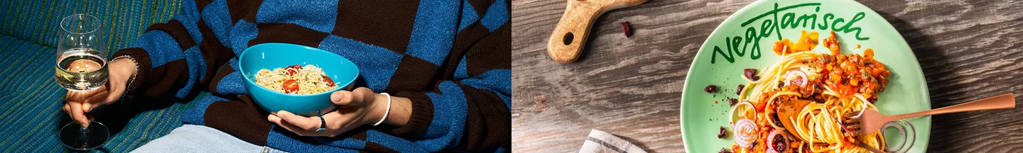 Links isst eine Person Nudeln aus einer blauen Schüssel, rechts ist Pasta auf einem grünen Teller angerichtet.