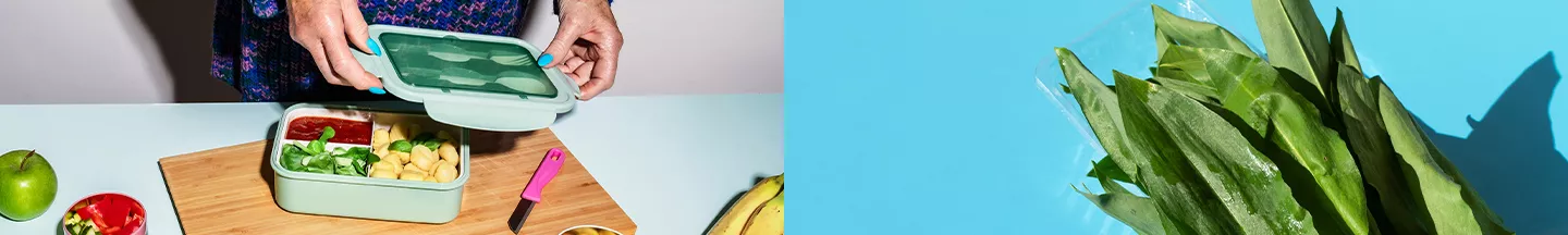 Person macht Meal Prep und Bärlauchblätter-Bündel vor hellbauem Hintergrund.