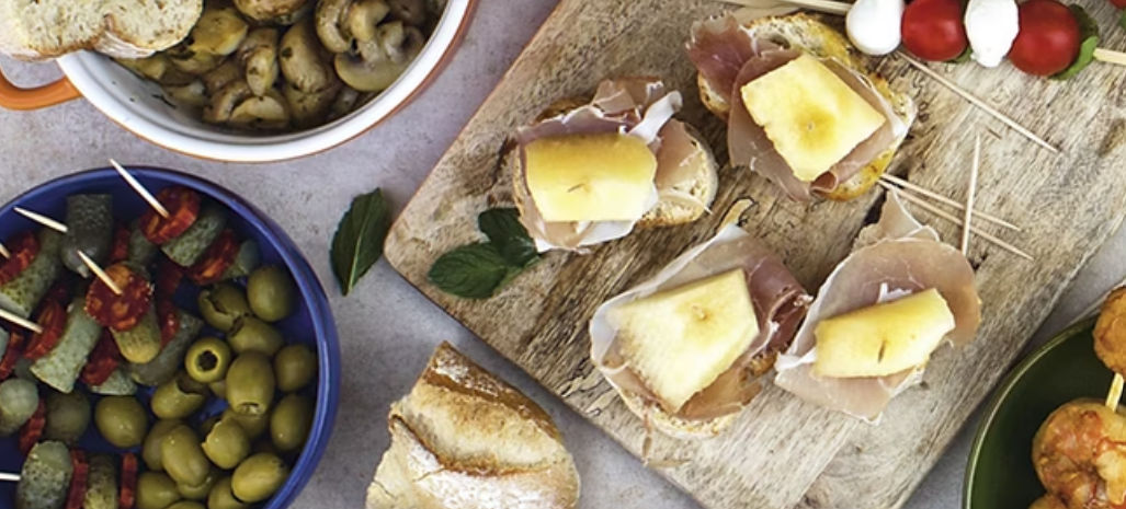 Spaanse borrelhapjes olijven gamba's