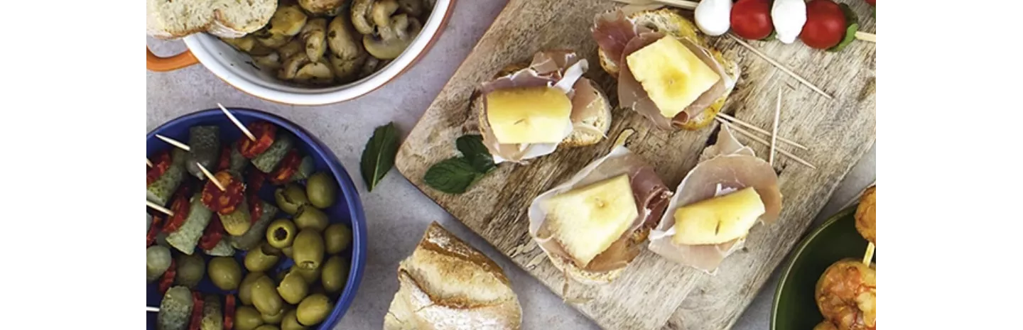 Spaanse borrelhapjes olijven gamba's