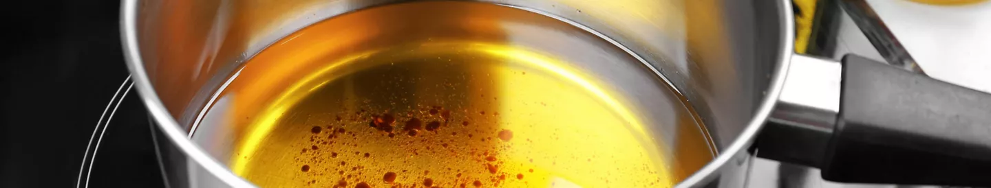 Aceite usado freír dentro cazo | ALDI Supermercados