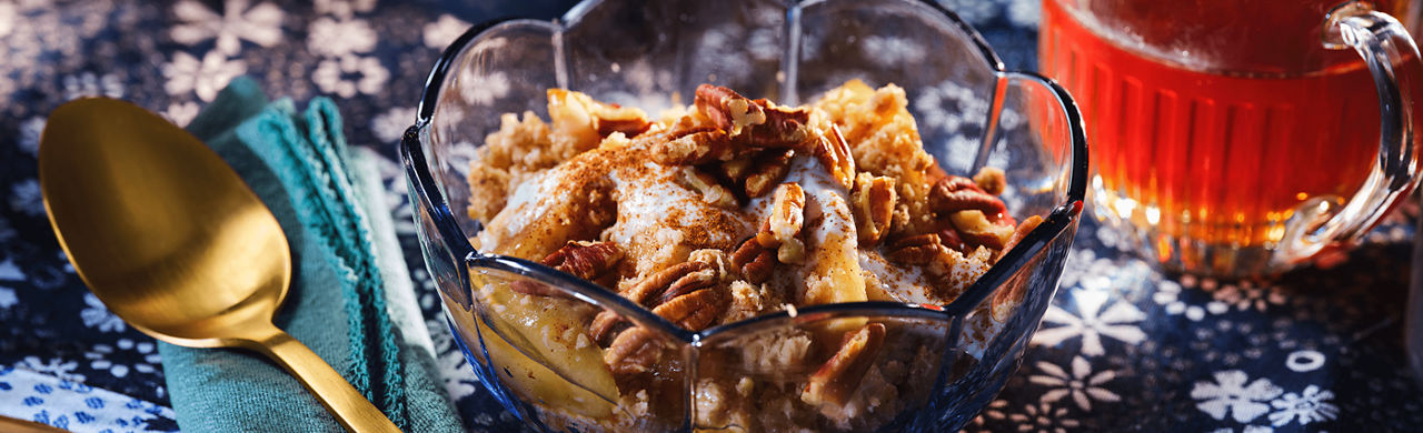 Havermoutcrumble stoofpeer kaneel