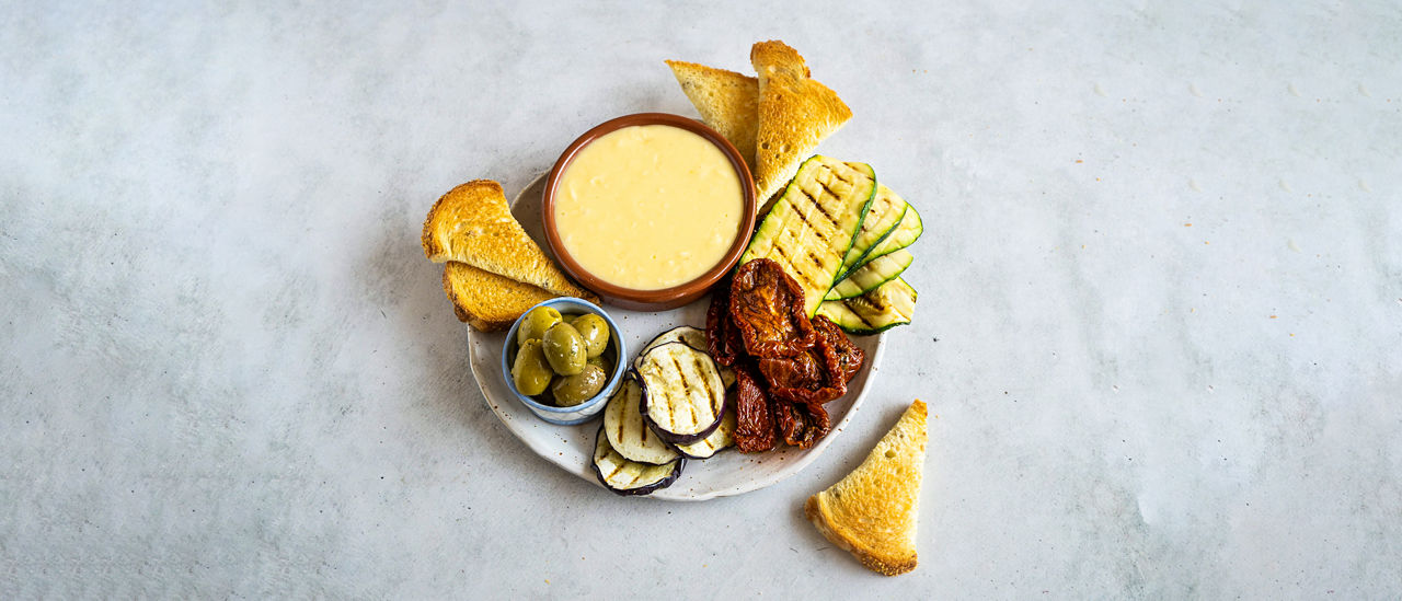 Zomerse kaasfondue met antipasti bij ALDI