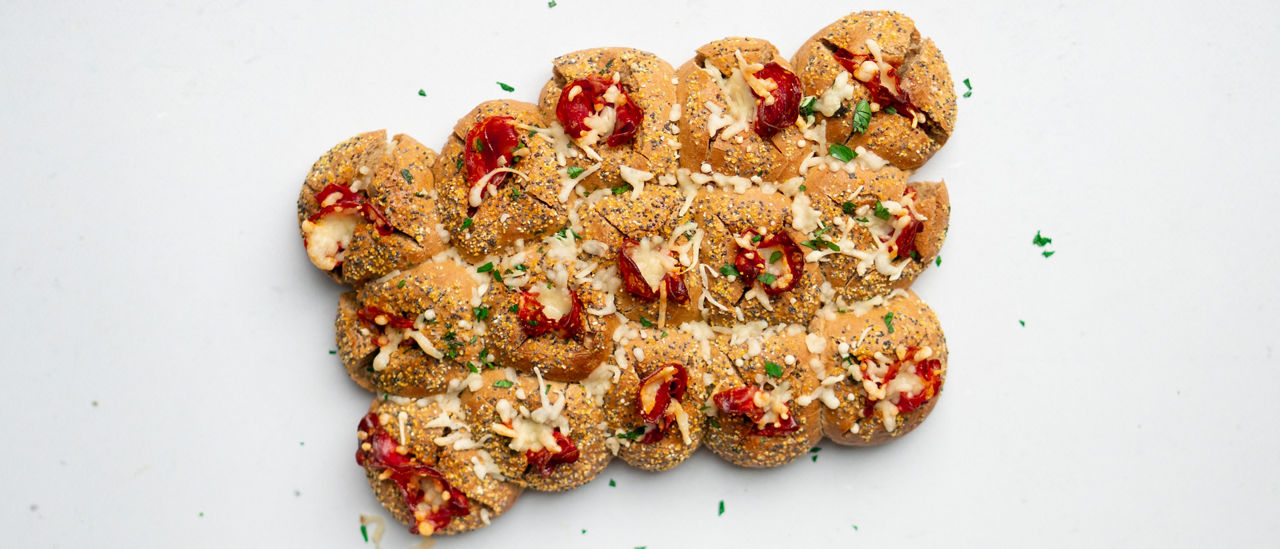 Gevuld Spaans tapasbrood met chorizo en kaas bij ALDI