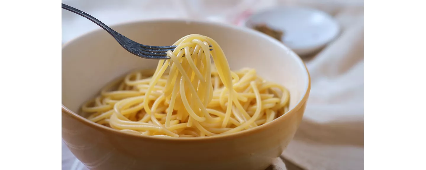 Pasta para acompañar el pisto después de descongelarlo