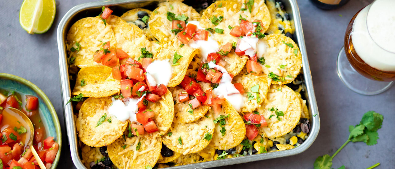Snelle vega nachoschotel met véél kaas