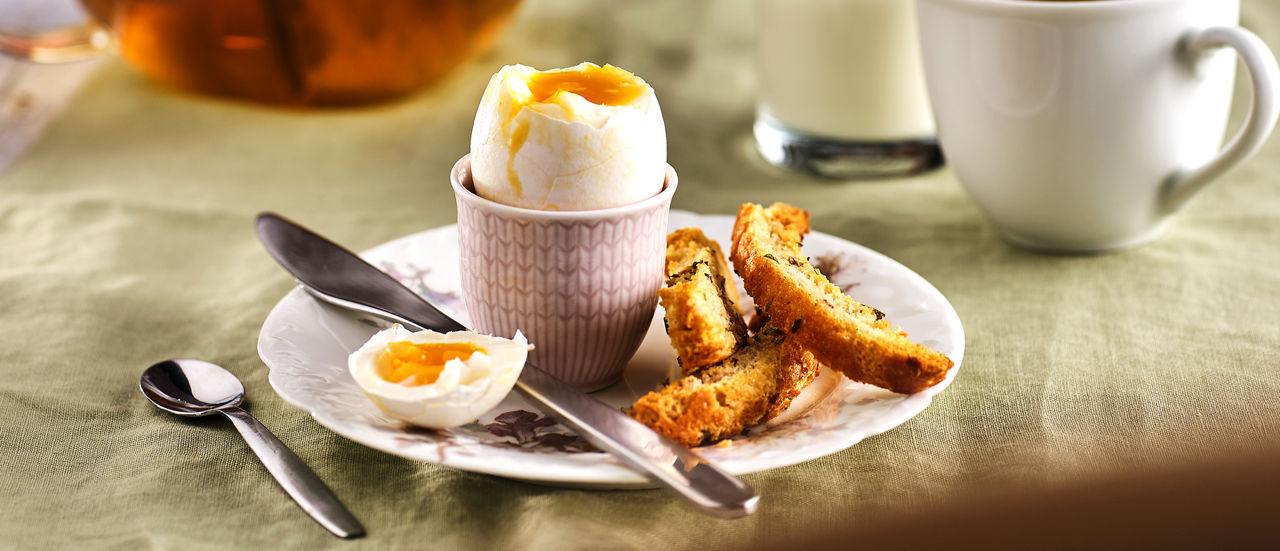 Broodsoldaatjes met een 6-minuten ei