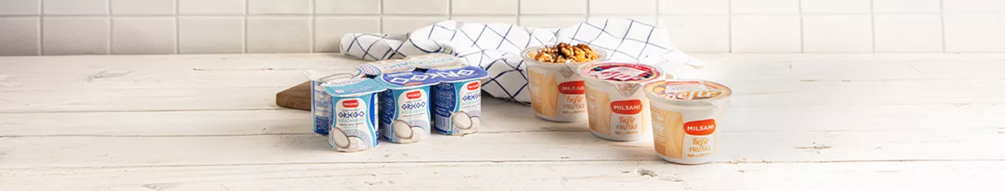 Bodegón con yogures y kéfir de ALDI