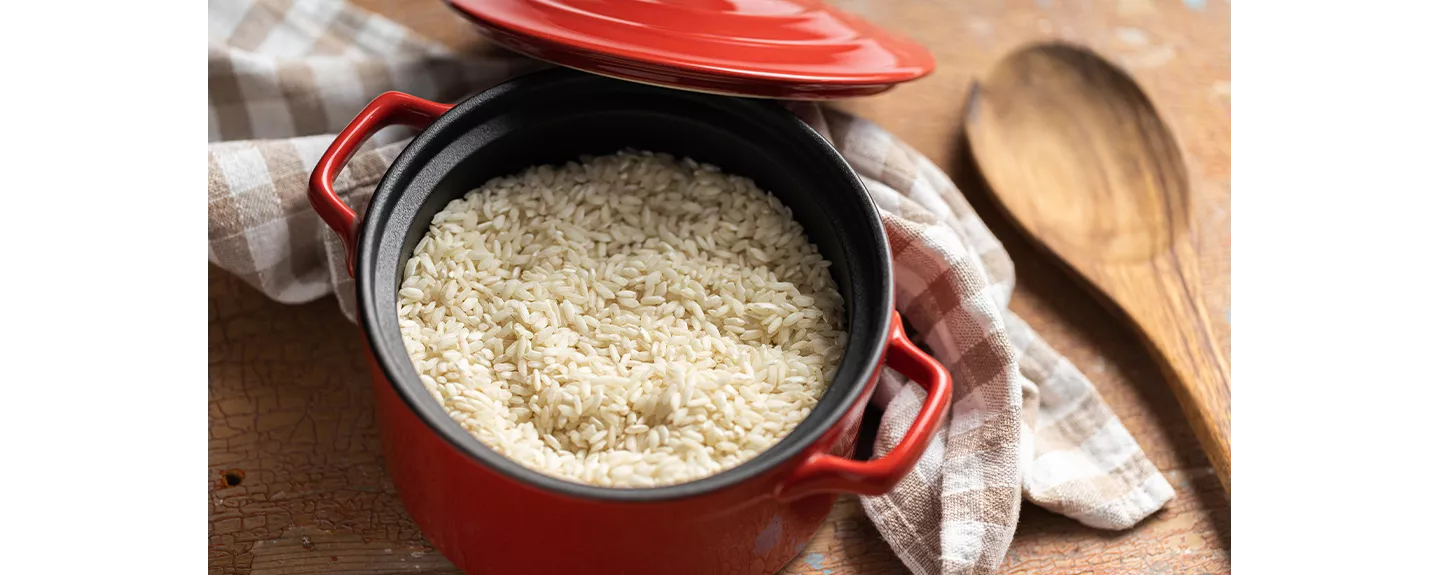 Imagen que muestra el arroz basmati en una olla para aprender a cocerlo