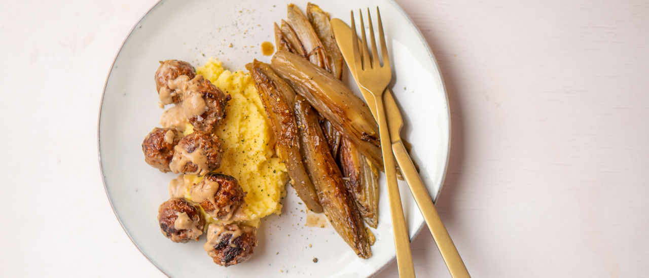 Vega(n) balletjes in peperroomsaus met witlof en aardappelpuree recept ALDI