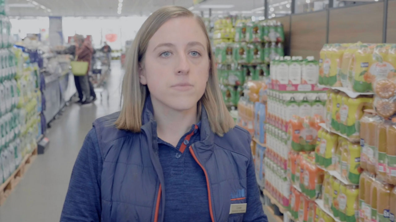 Coralie, Assistante magasin