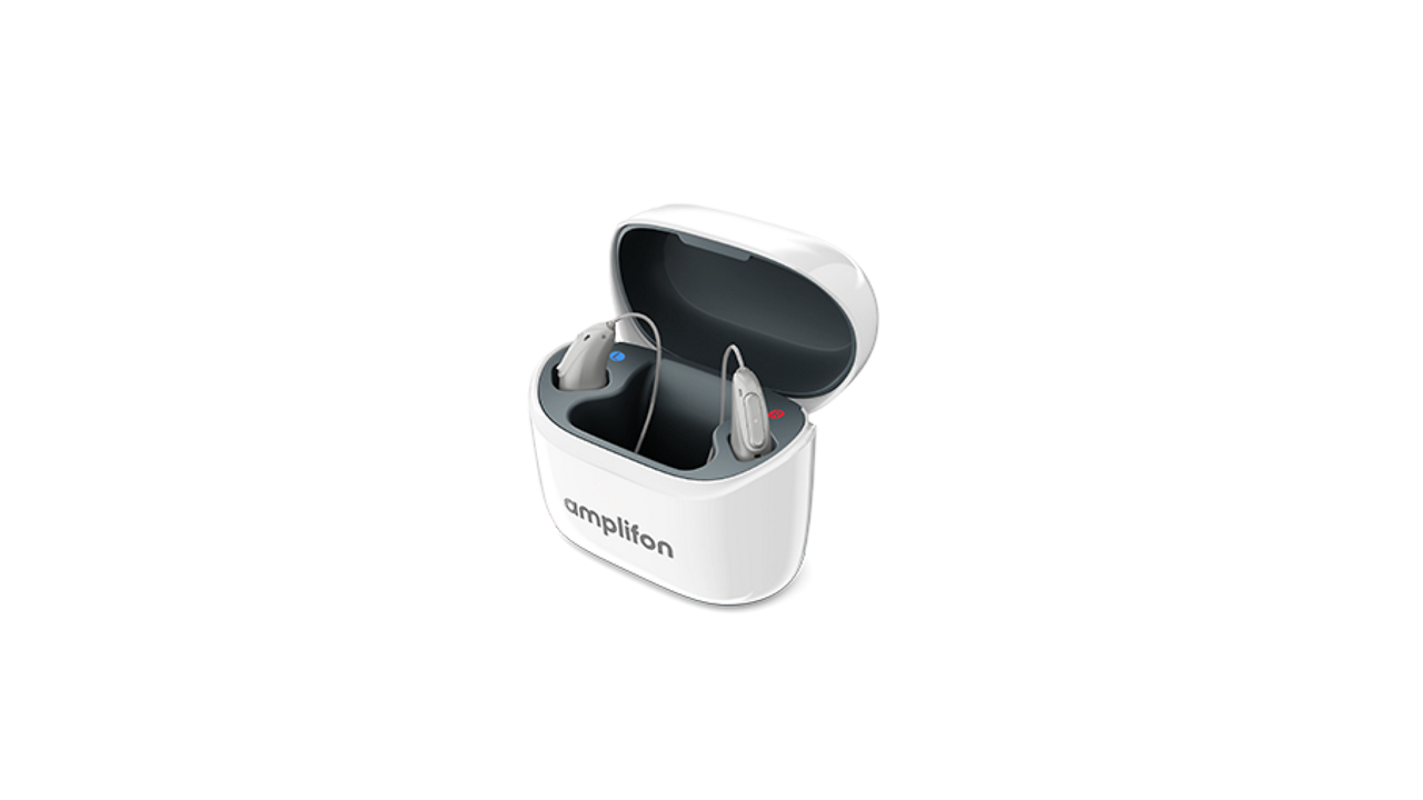 Wireless hearing aids in charging case