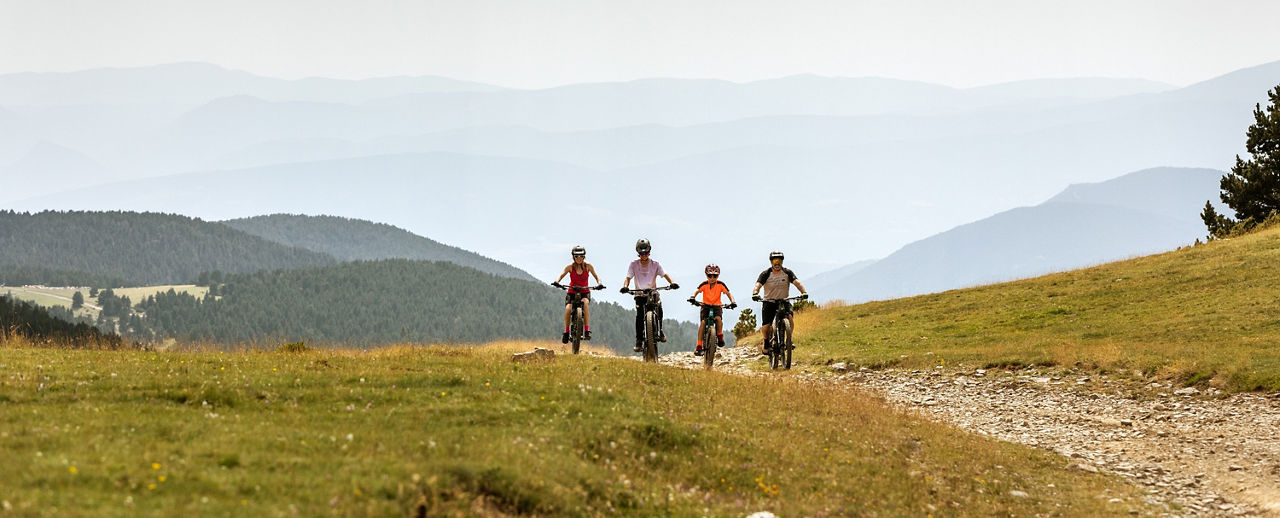 /content/dam/visitandorra/ca/assets/images/què-fer/natura/naturland-estiu/006_Andorra_Turisme_E-Bike_Naturland_2023.jpg