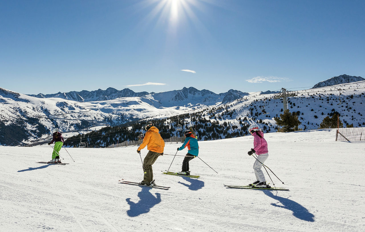 /content/dam/visitandorra/ca/assets/images/què-fer/natura/esqui/estació-esquí-grandvalira/029_AndorraTurisme_Amics_2022_DavidVilanova.jpg