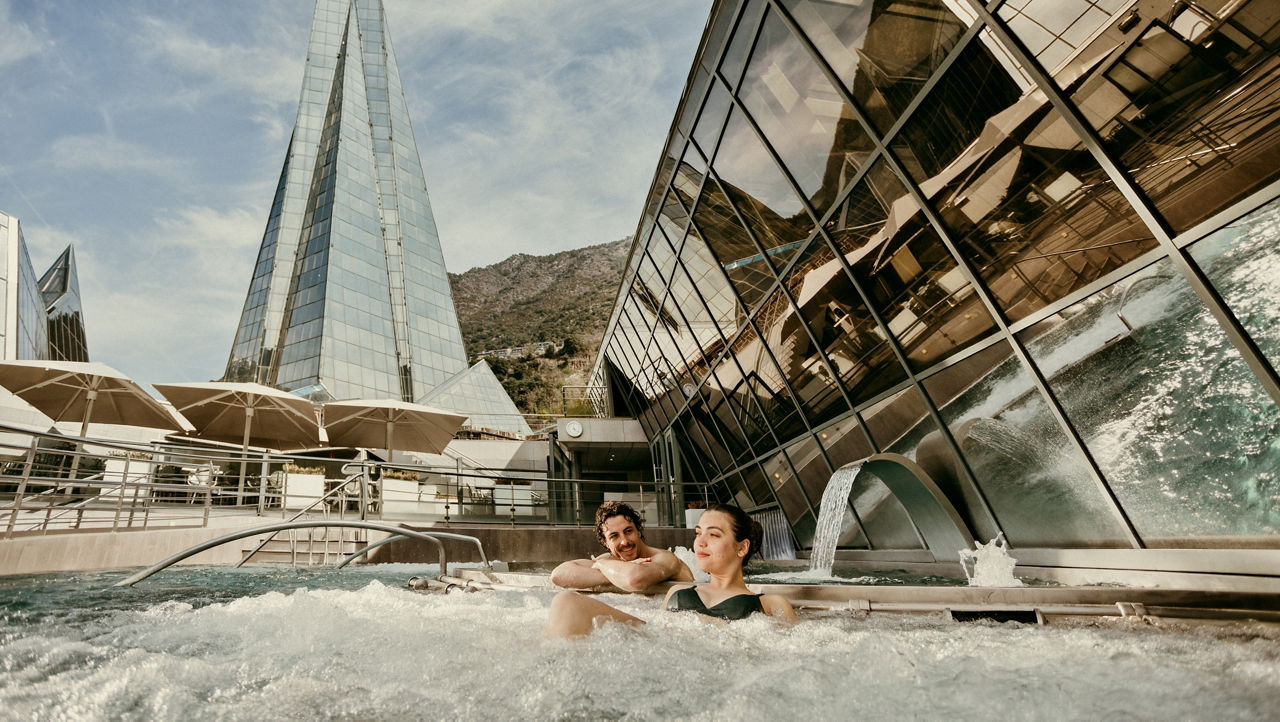 /content/dam/visitandorra/ca/assets/images/què-fer/relax/distribuidora-relax/02_Caldea_Premium_Llacuna-Exterior-Dia_2025.jpg