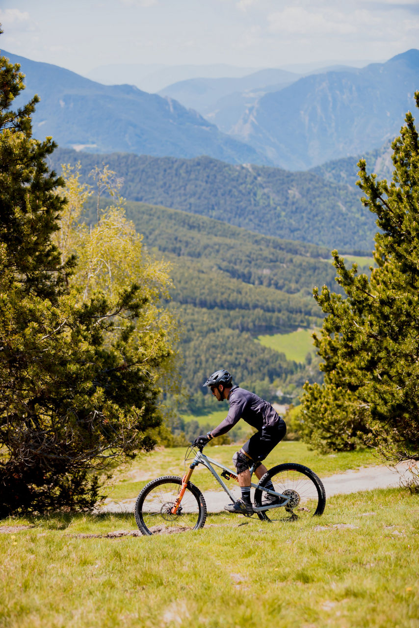 /content/dam/visitandorra/ca/assets/images/què-fer/natura/ciclisme/0306211214_BIKES Andorra (Qucut)__MG_7992.jpg