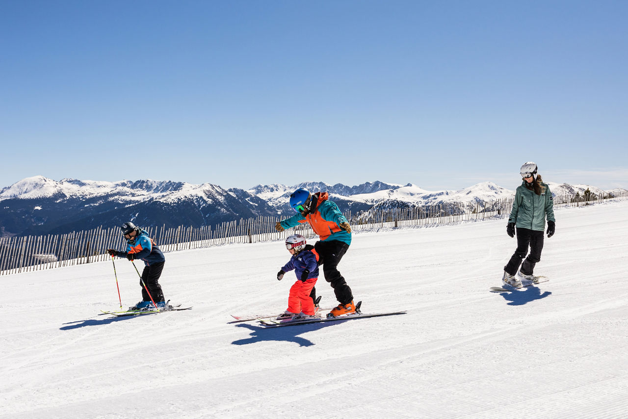 Sciaare in famiglia a Pal Arinsal