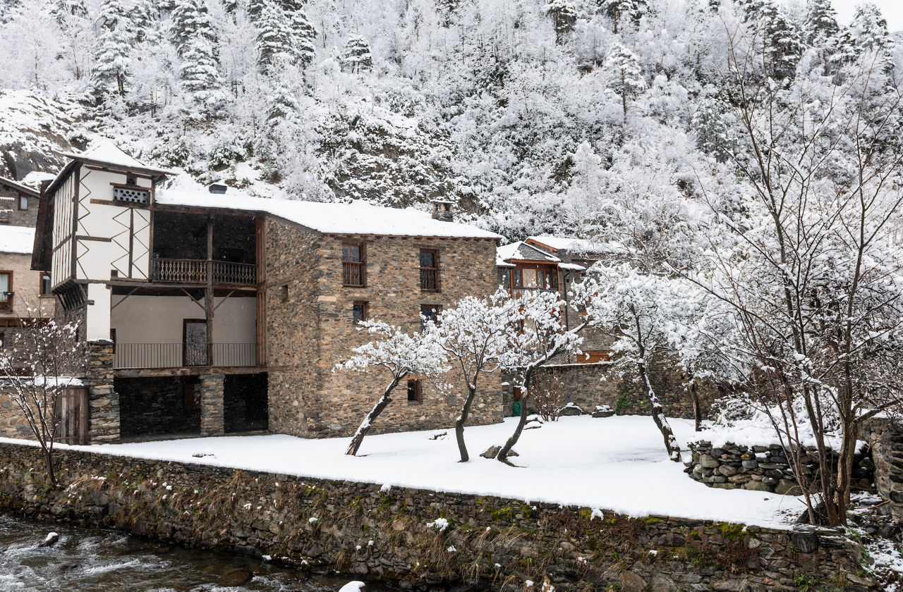 /content/dam/visitandorra/ca/assets/images/què-fer/cultura/pobles-amb-encant---hivern/060419-_ERV4831-la cortinada.jpg