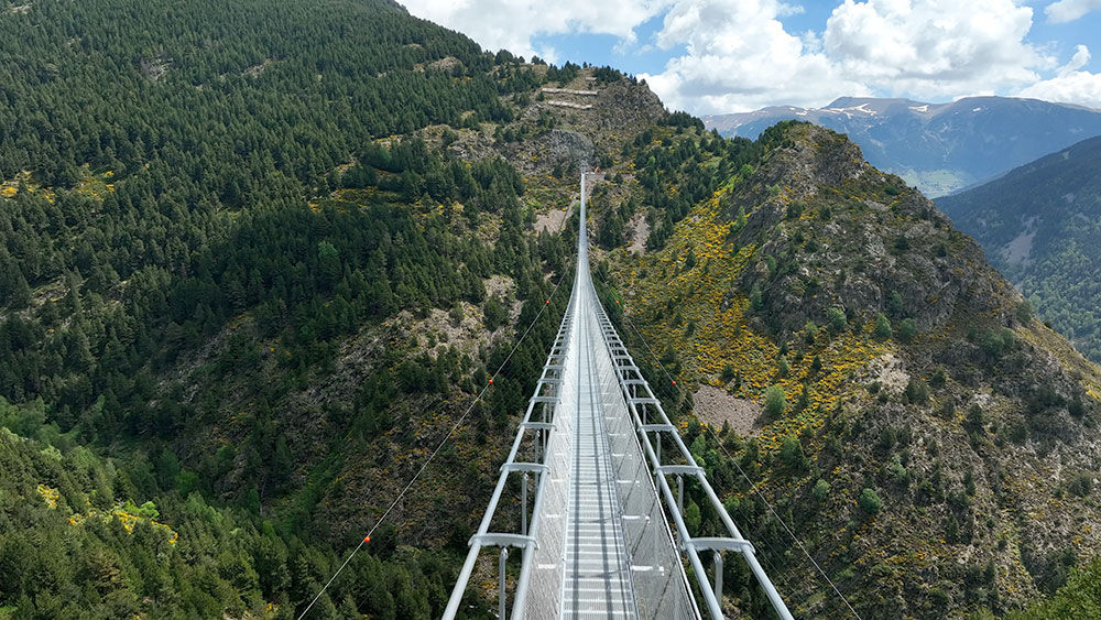/content/dam/visitandorra/en/assets/images/cfs/activity/tibetan-bridge-canillo/1000x563-pont-tibeta-canillo2.jpg